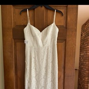 Beautiful ivory lace dress -tags still on !